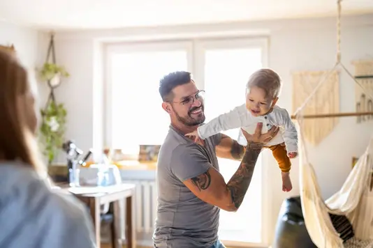 Haus-Familie-Wohnen-Umzug-mit-Kindern-Serie-34-38